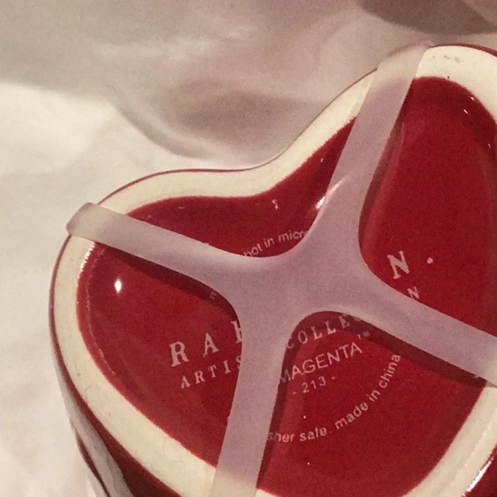 Rae Dunn XO heart shaped measuring cups